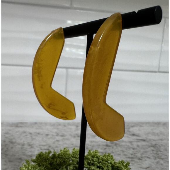Vintage MCM Chunky Butterscotch Abstract Bakelite Dangle Drop Earrings - Picture 2 of 6